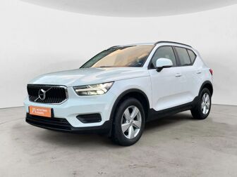 VOLVO XC40 1.5 T3 Momentum Tech Edition