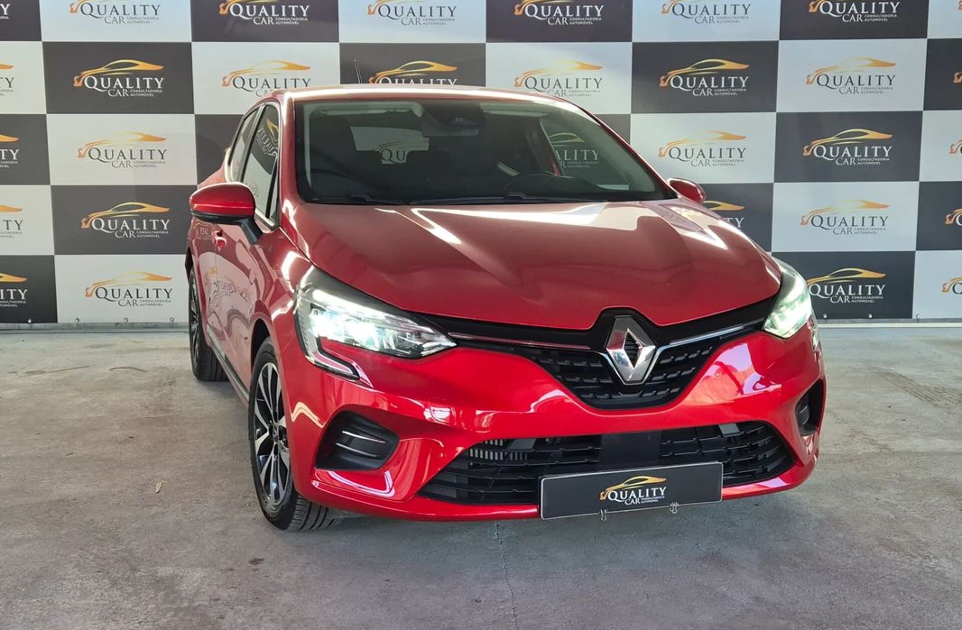 RENAULT Clio 1.0 TCe Intens