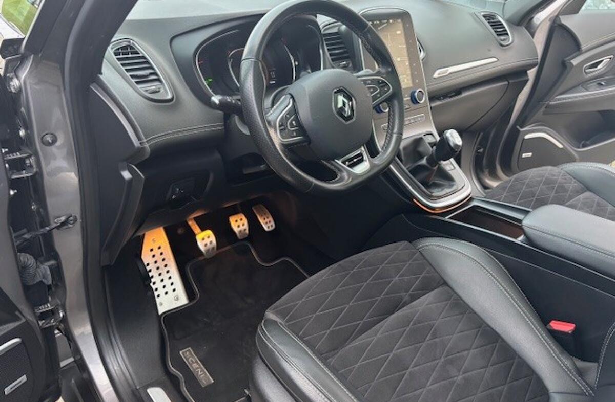 RENAULT Scénic G. 1.7 Blue dCi Bose Edition