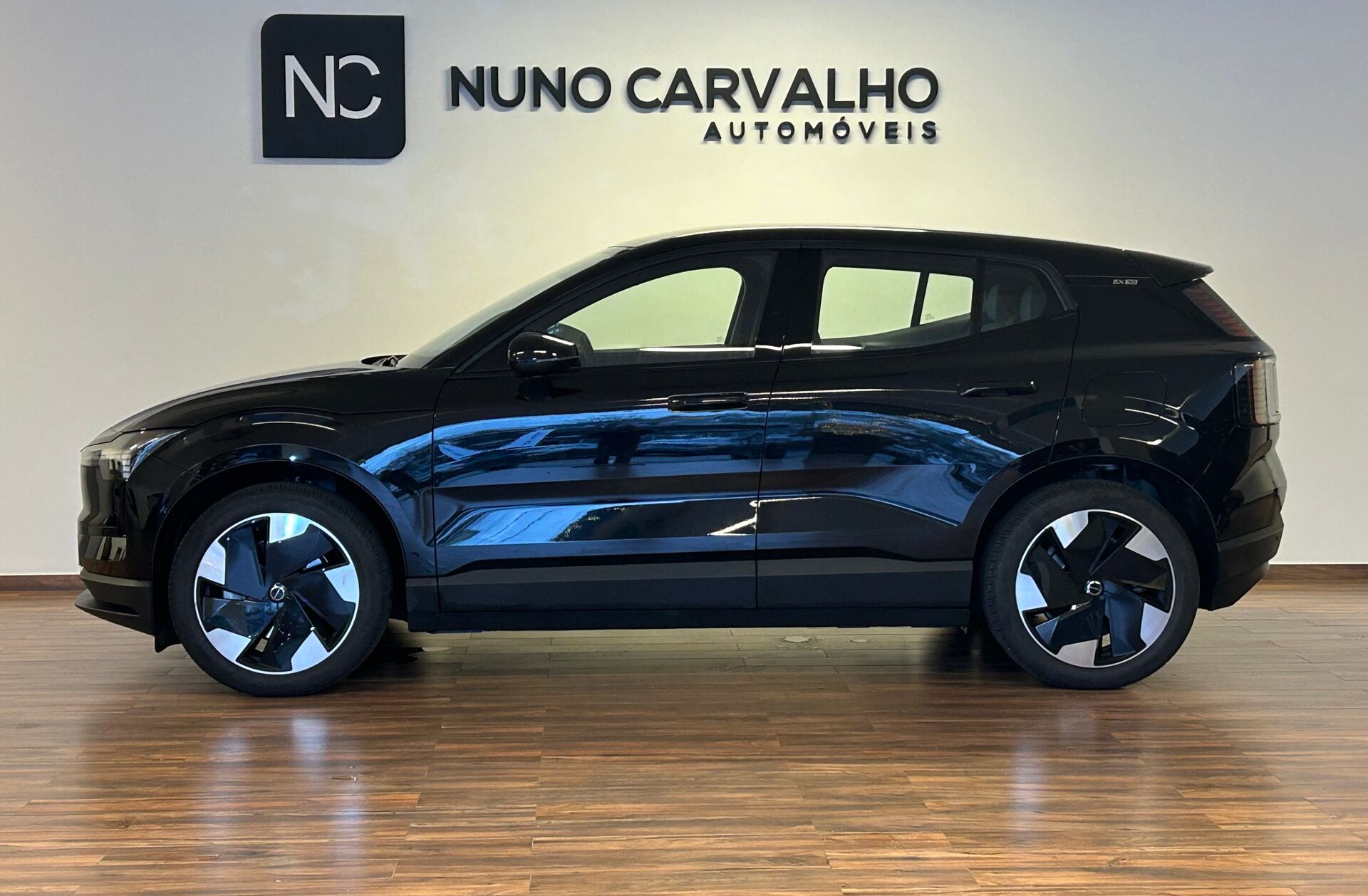 VOLVO EX30 69 kWh Single Motor Extended Range Plus