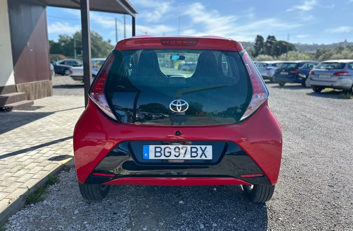TOYOTA Aygo 1.0 X-Play Plus+X-Touch