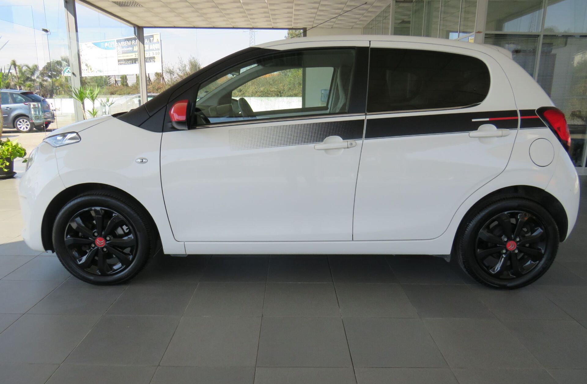 CITROEN C1 1.0 VTi Shine