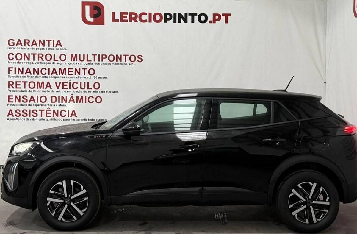 PEUGEOT 2008 1.2 PureTech Style