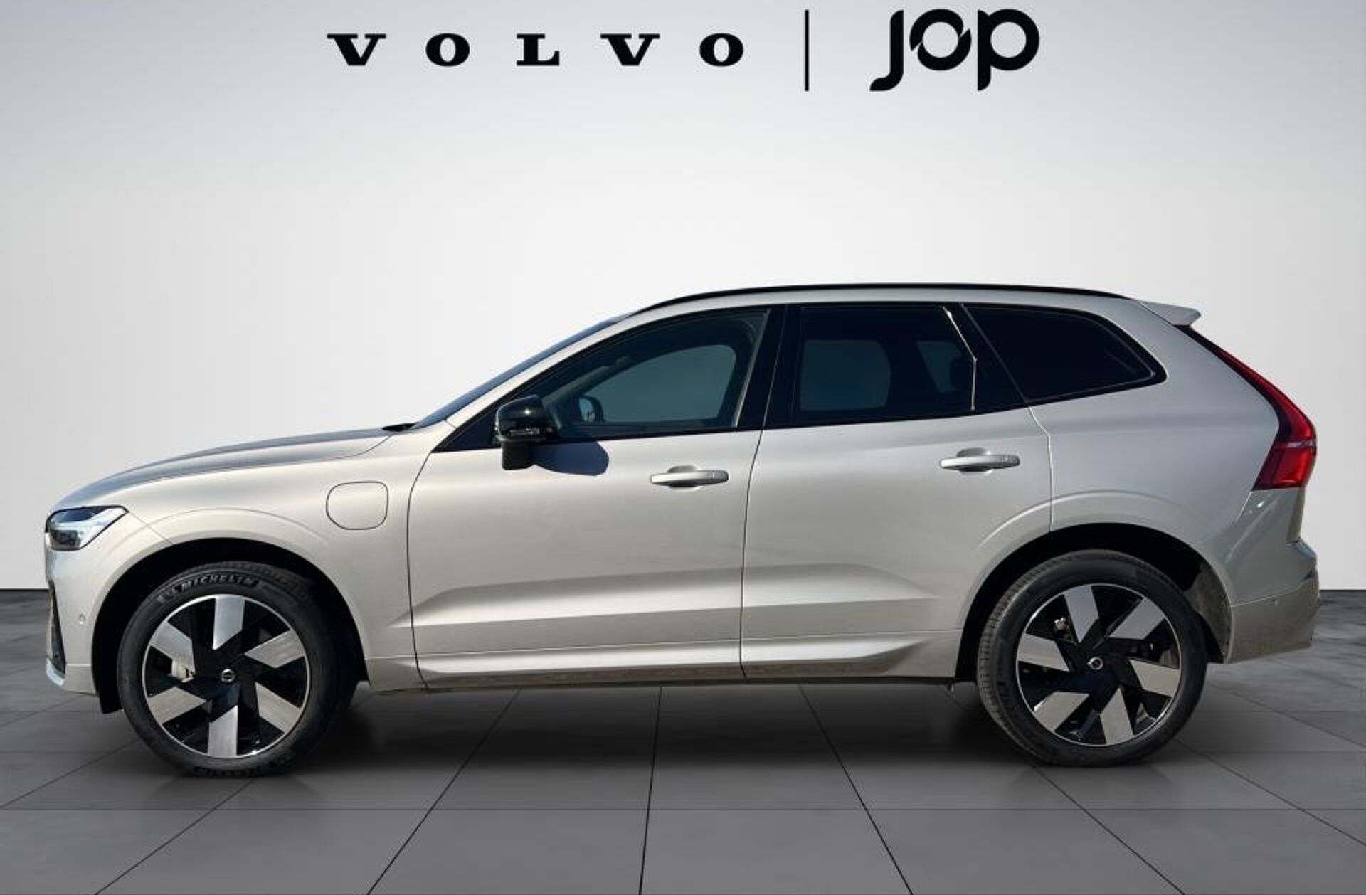 VOLVO XC60 2.0 T6 PHEV Plus Dark AWD