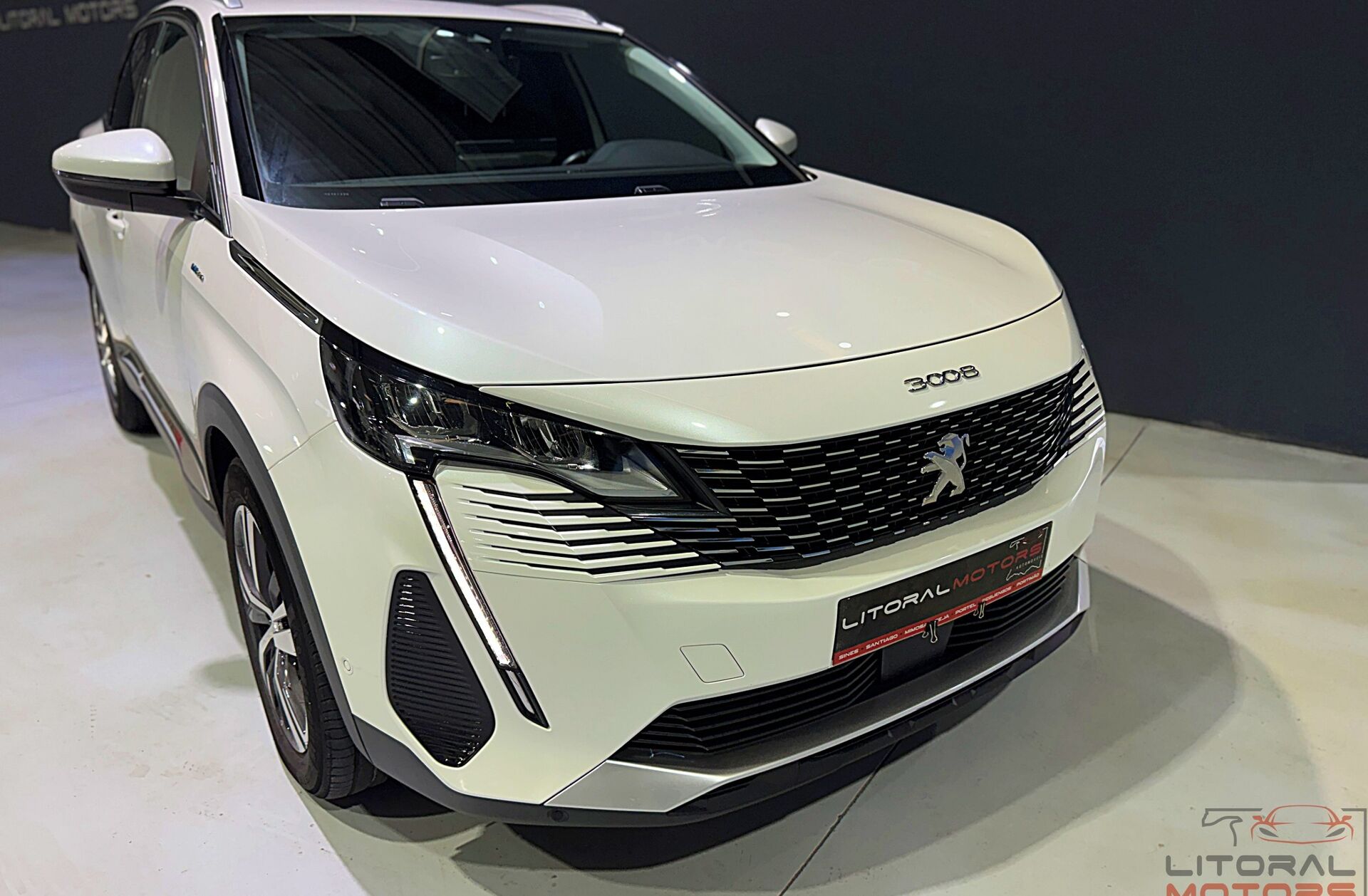 PEUGEOT 3008 1.6 Hybrid Allure Pack e-EAT8