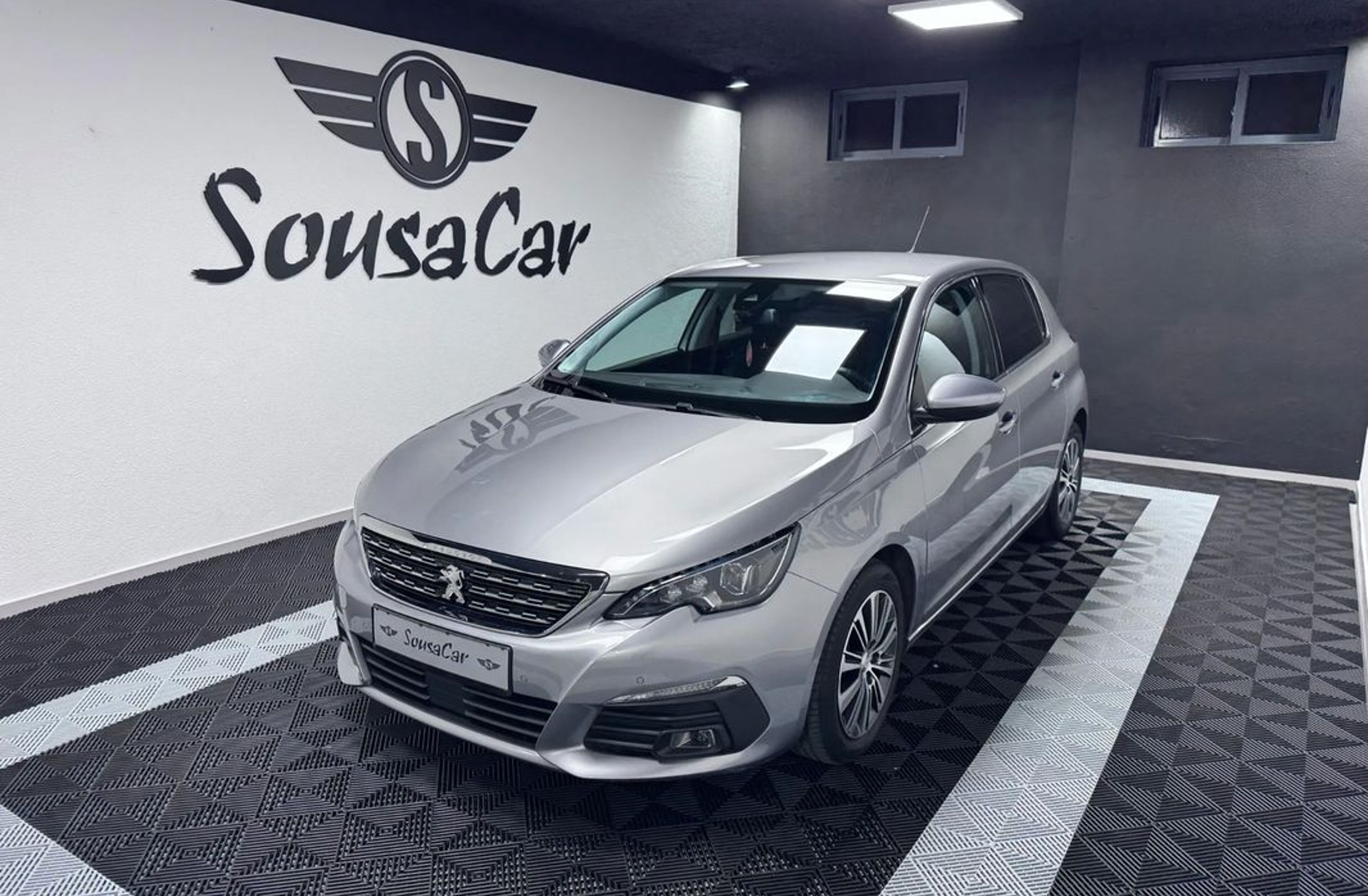 PEUGEOT 308 1.2 PureTech Allure EAT8