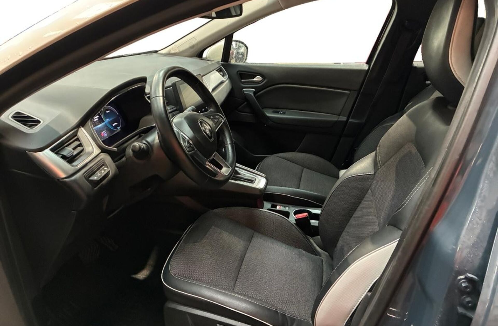 RENAULT Captur 1.6 E-Tech Plug-In Intens