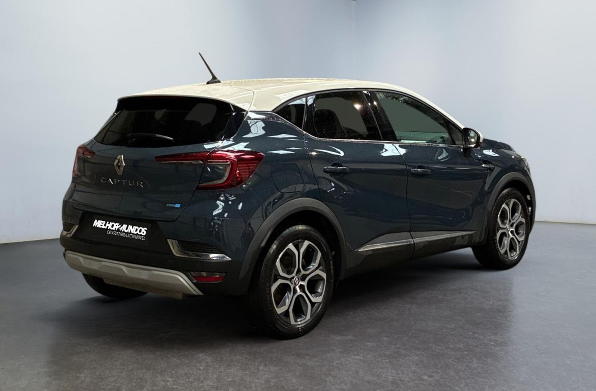 RENAULT Captur 1.6 E-Tech Plug-In Intens