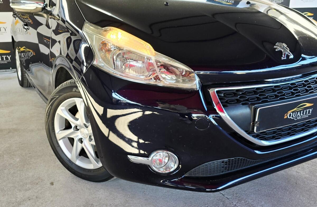 PEUGEOT 208 1.4 HDi Allure