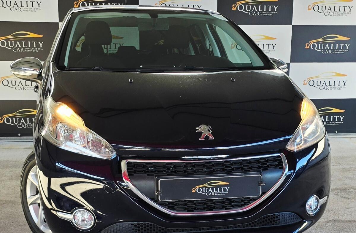 PEUGEOT 208 1.4 HDi Allure