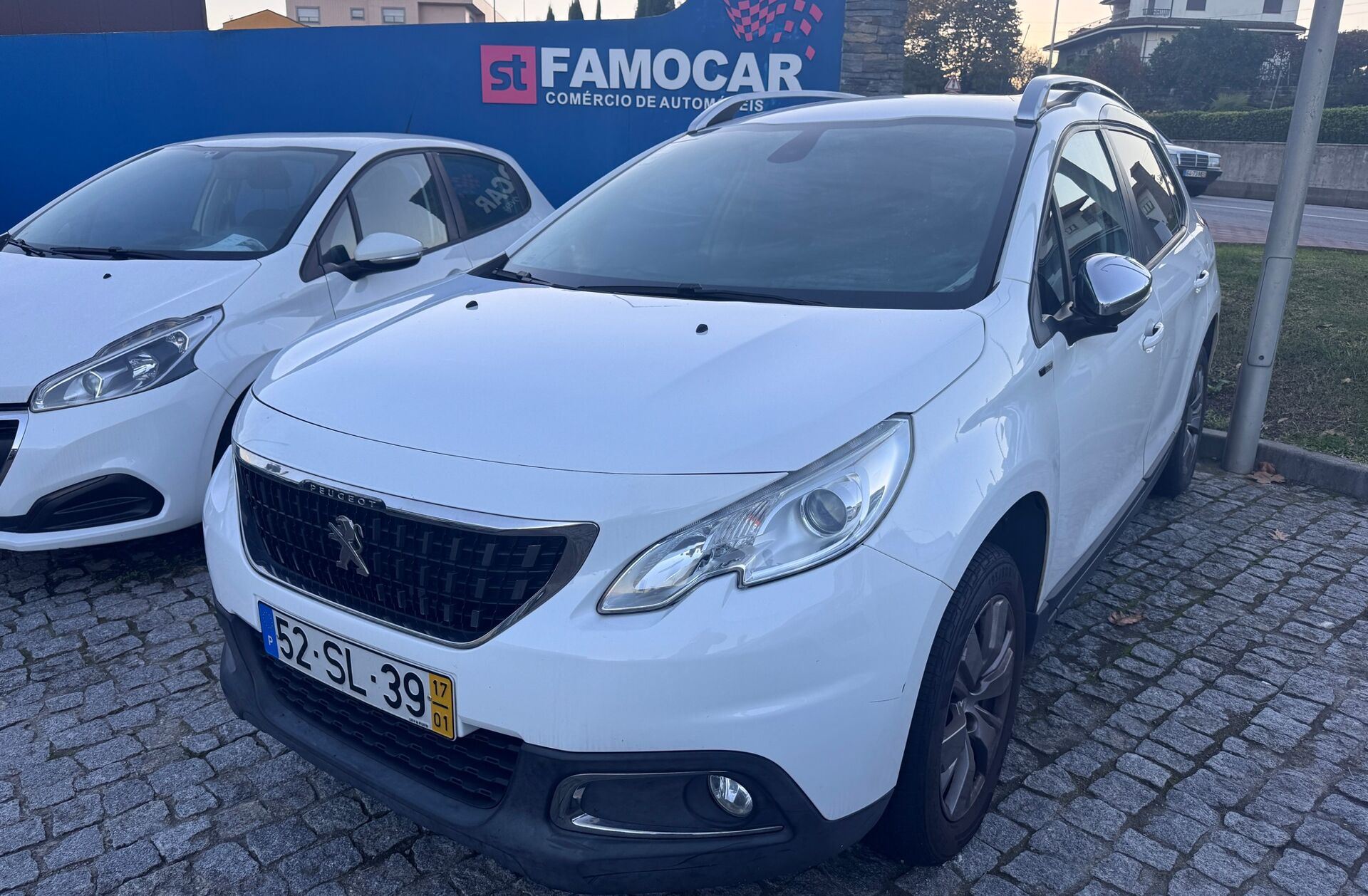 PEUGEOT 2008 1.2 PureTech Style