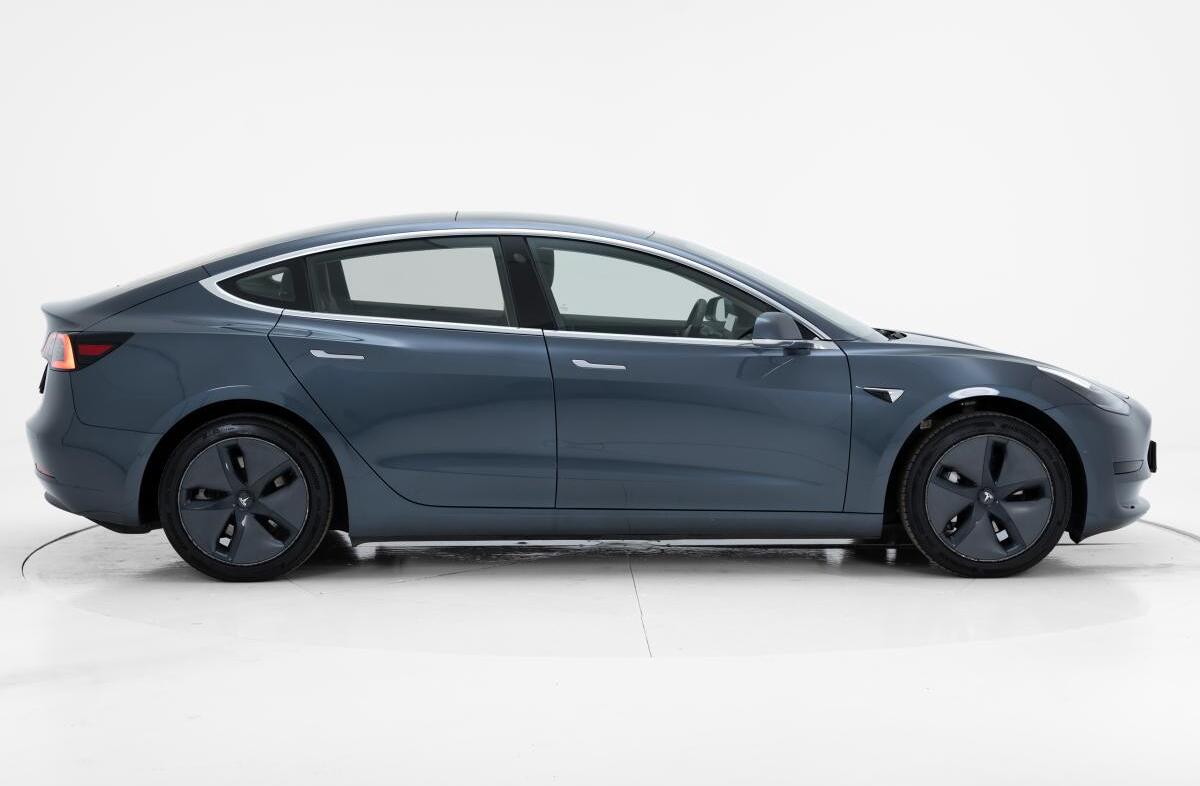 TESLA Model 3 Standard Range Plus RWD
