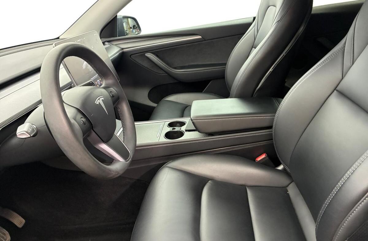 TESLA Model Y Tração Traseira