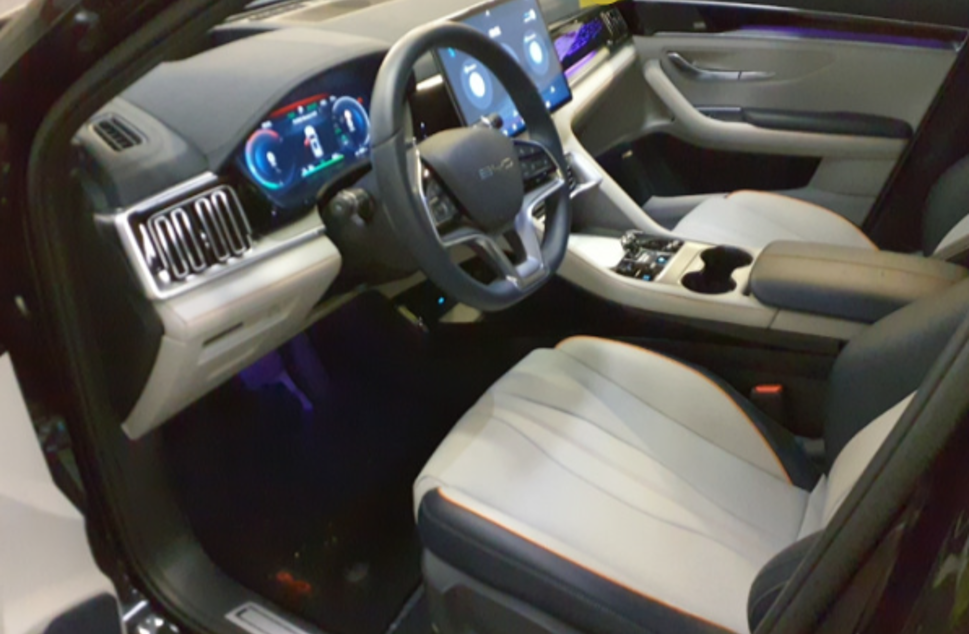 BYD Seal U 87 kWh Design