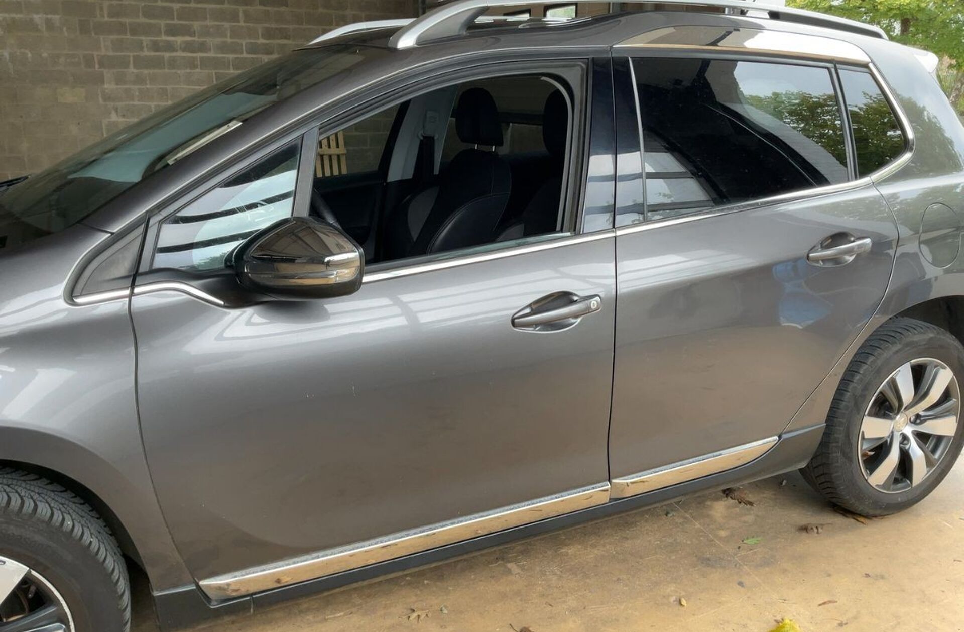 PEUGEOT 2008 1.6 e-HDi Allure