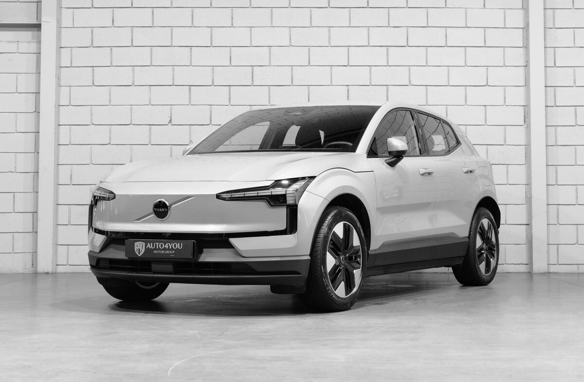 VOLVO EX30 69 kWh Single Motor Extended Range Core