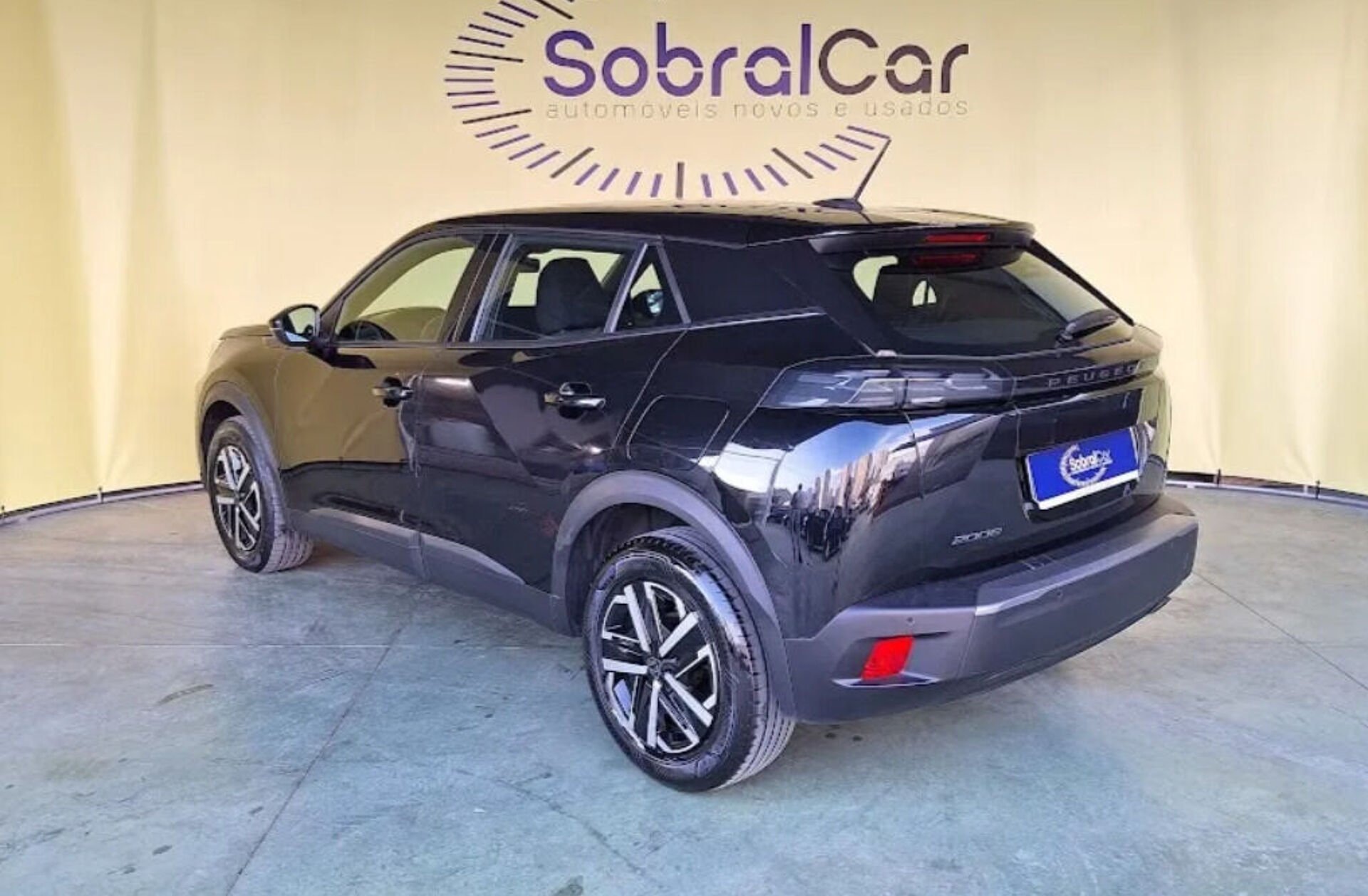 PEUGEOT 2008 1.2 PureTech Active Pack