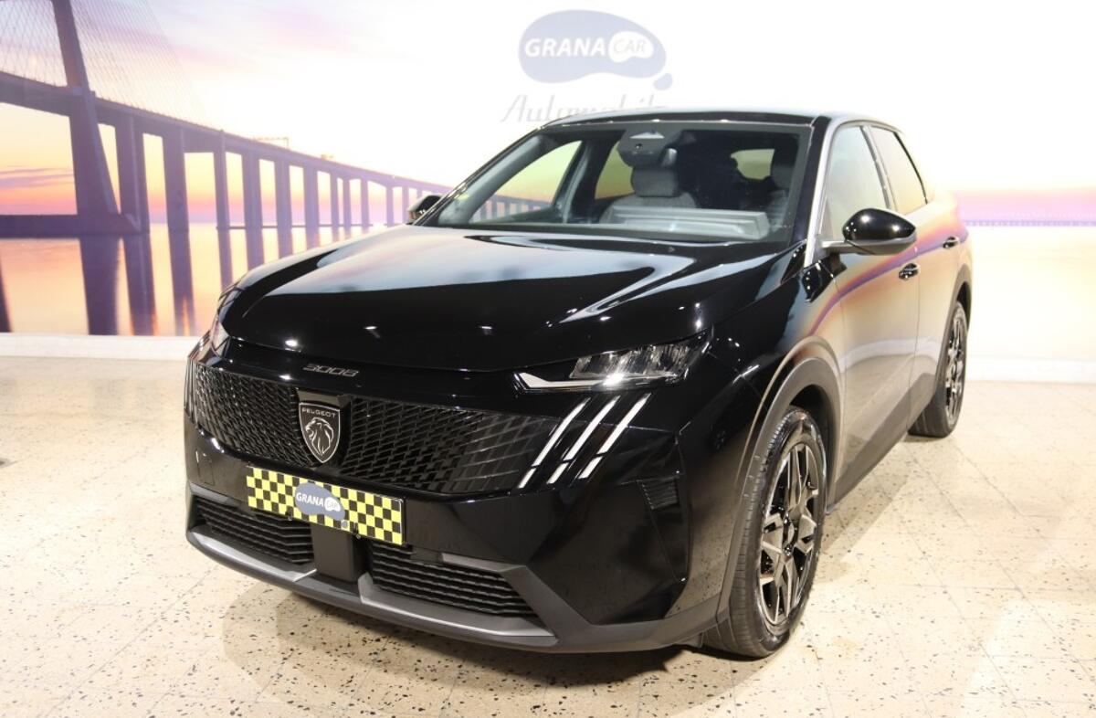 PEUGEOT 3008 1.2 Hybrid Allure e-DCS6