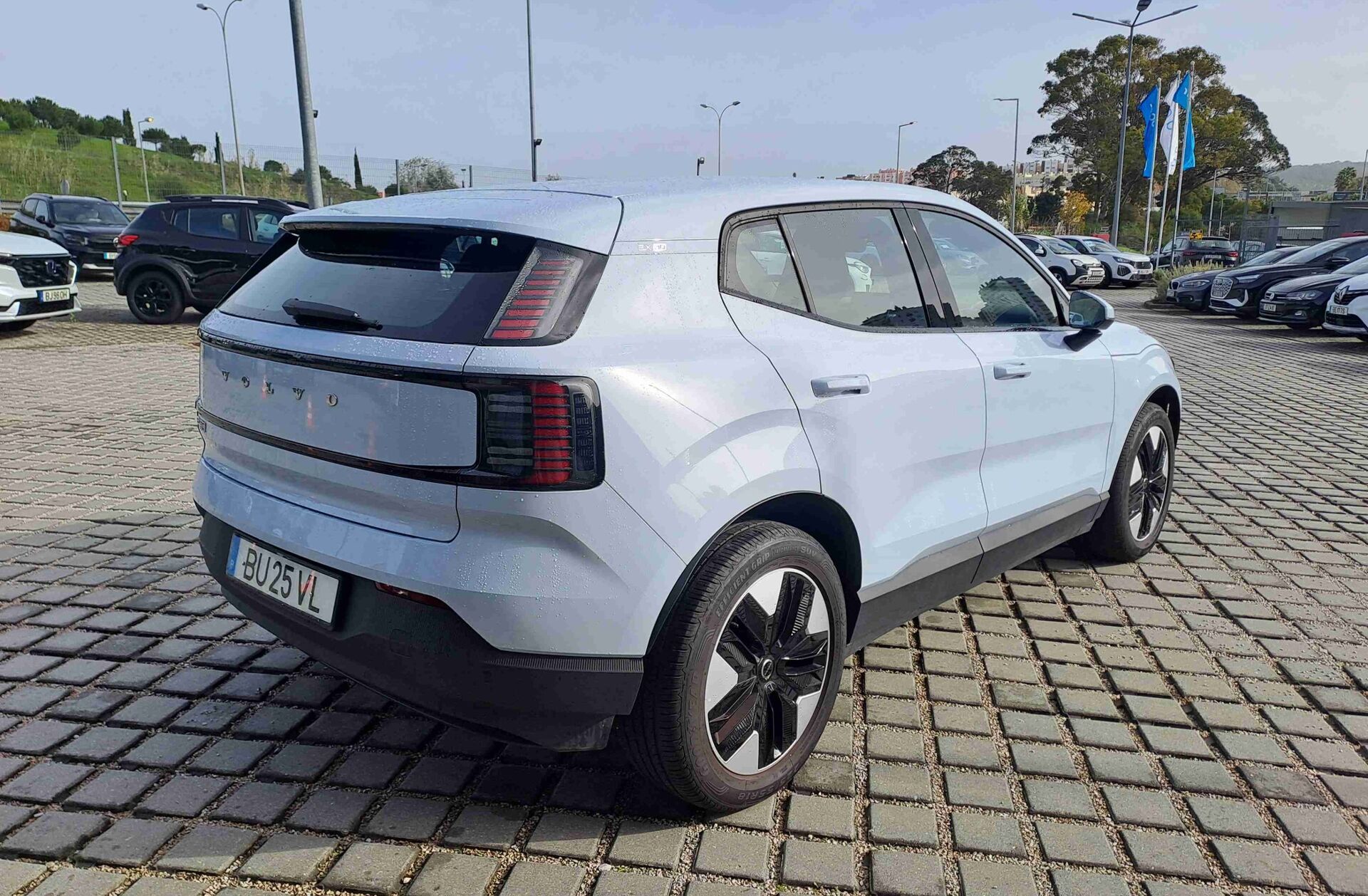 VOLVO EX30 69 kWh Single Motor Extended Range Core