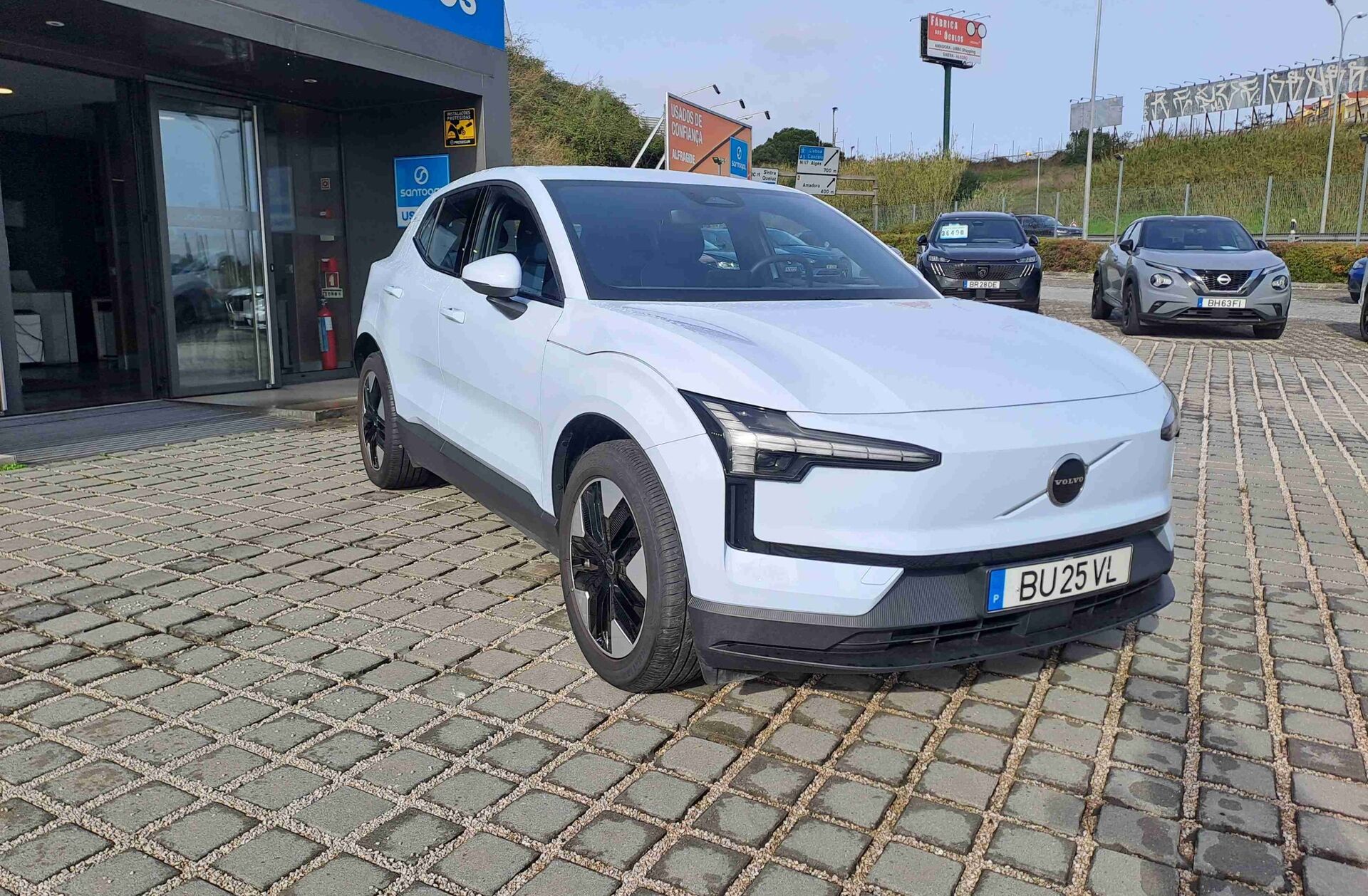 VOLVO EX30 69 kWh Single Motor Extended Range Core