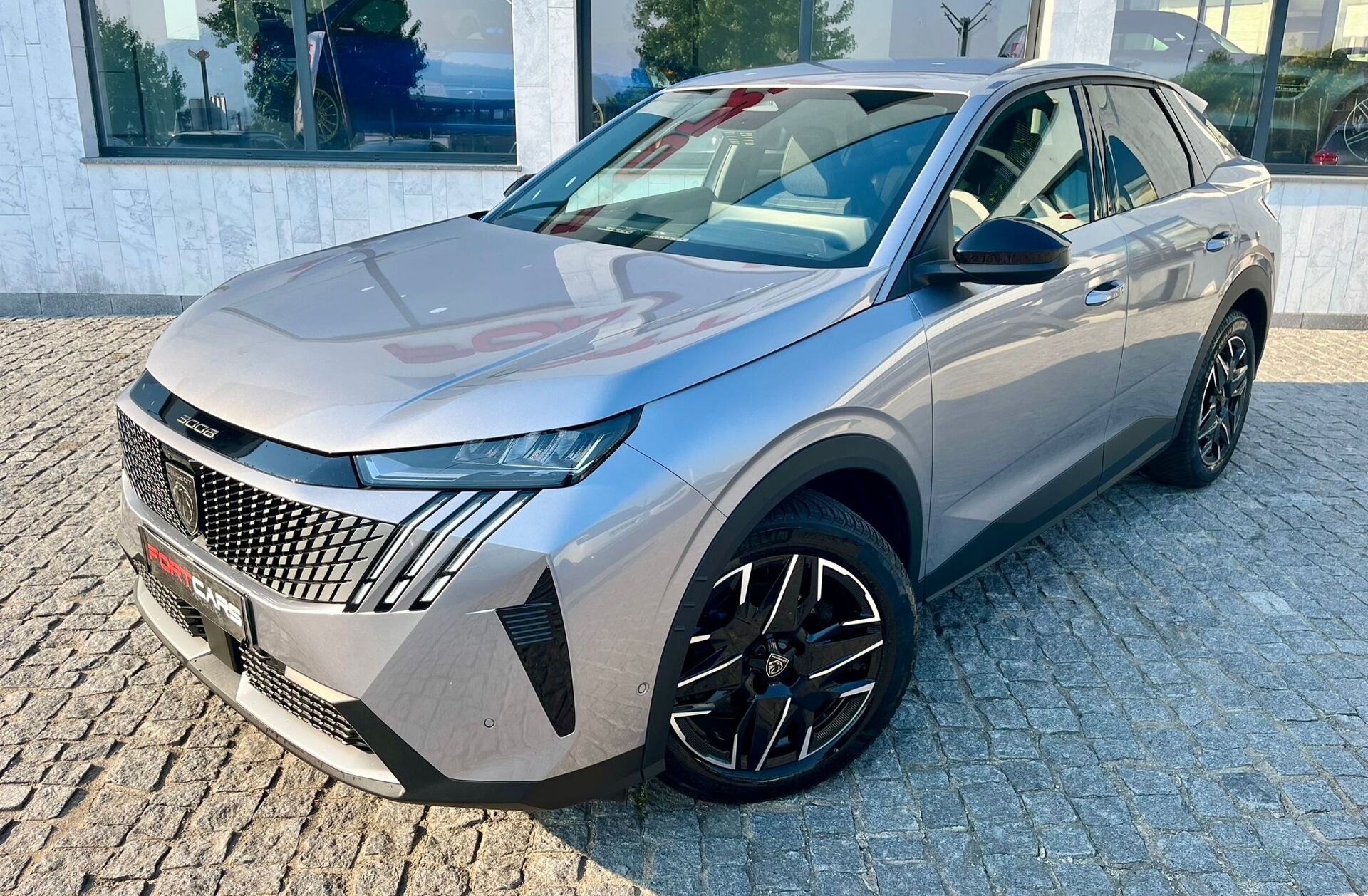 PEUGEOT 3008 1.2 Hybrid Allure e-DCS6