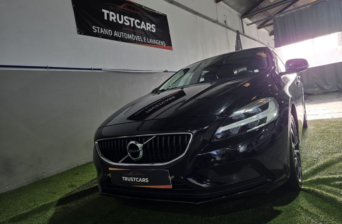 VOLVO V40 2.0 D2 Momentum