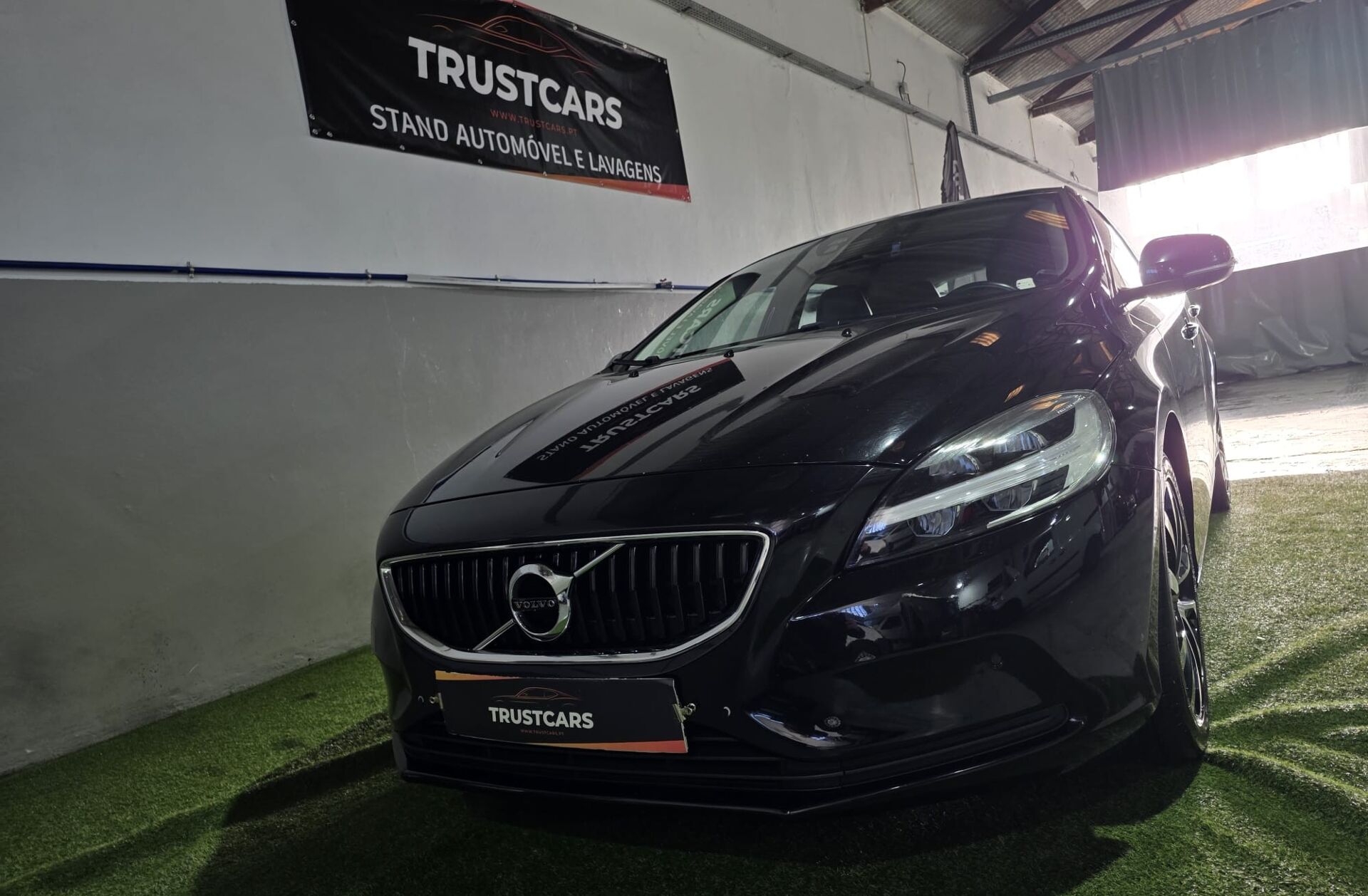 VOLVO V40 2.0 D2 Momentum