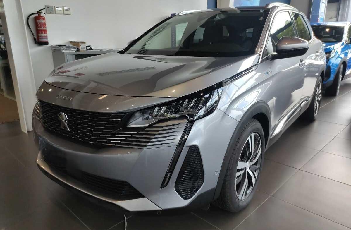 PEUGEOT 3008 1.6 Hybrid Allure e-EAT8