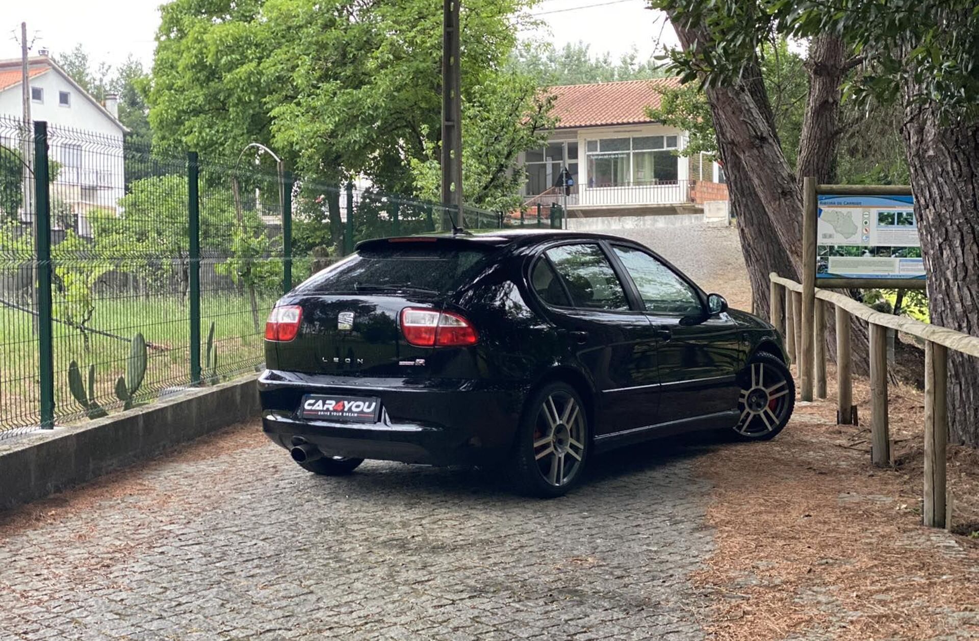 SEAT Leon 1.8 T Cupra R