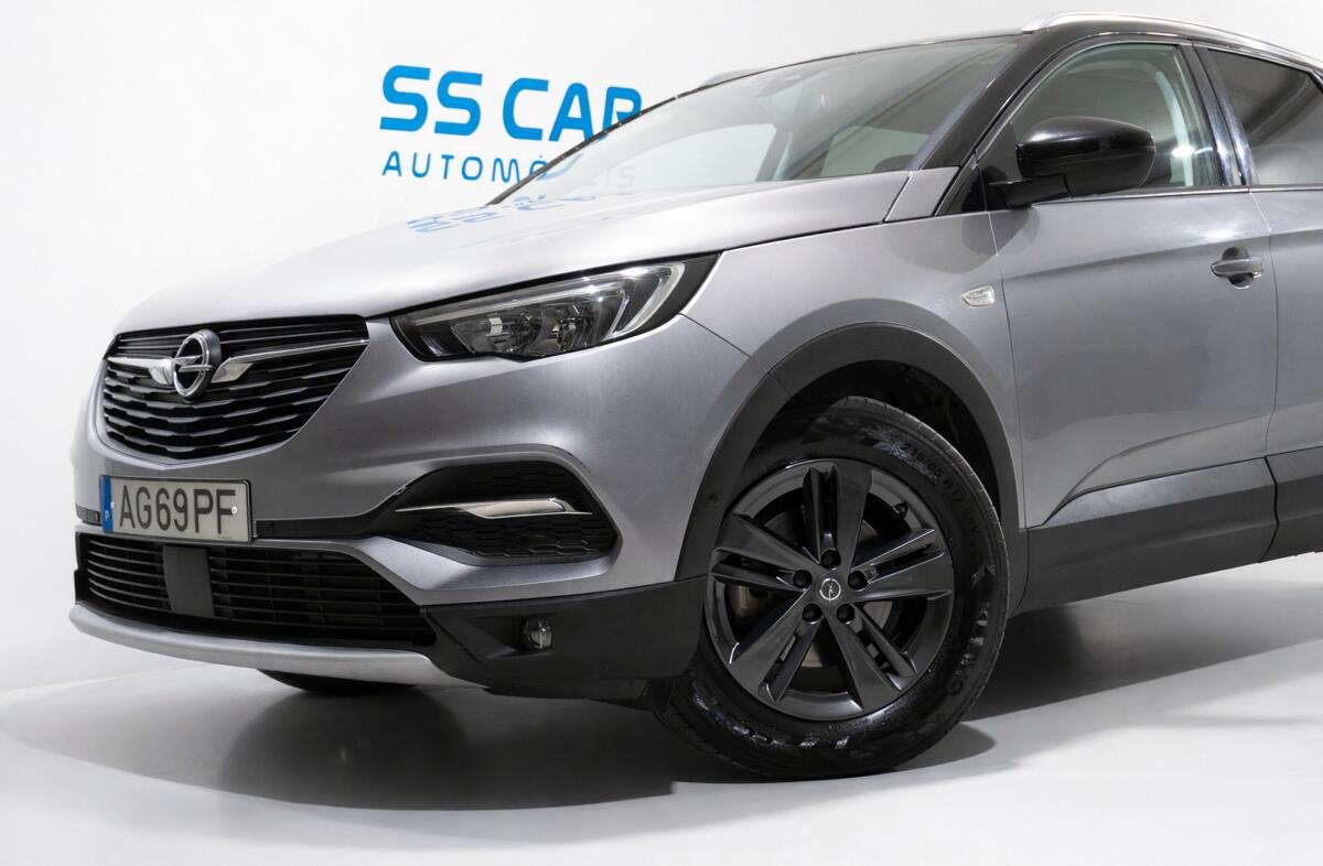 OPEL Grandland X 1.5 CDTI Design & Tech
