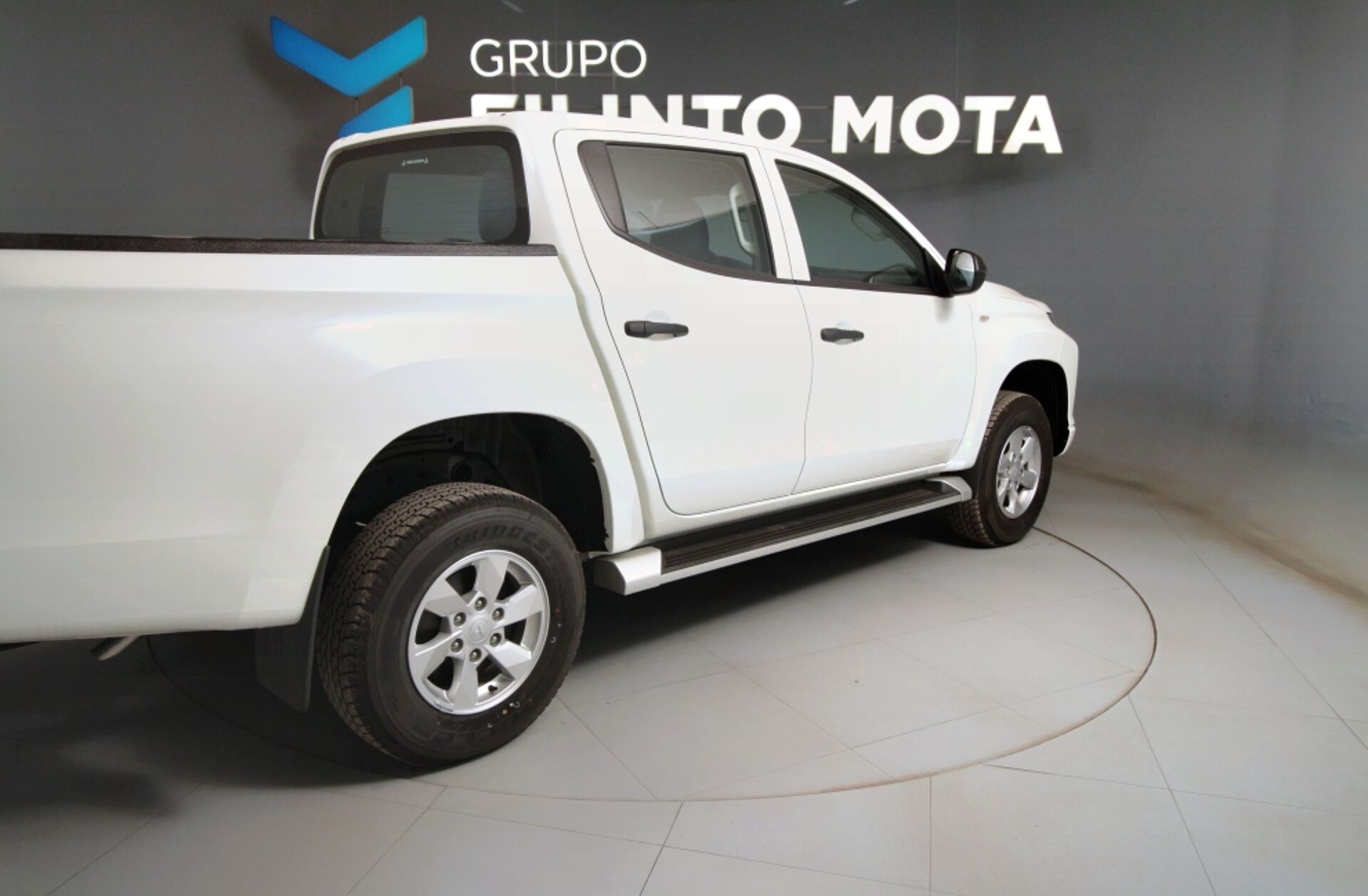MITSUBISHI L 200 2.3 DI-D CD Invite 2WD