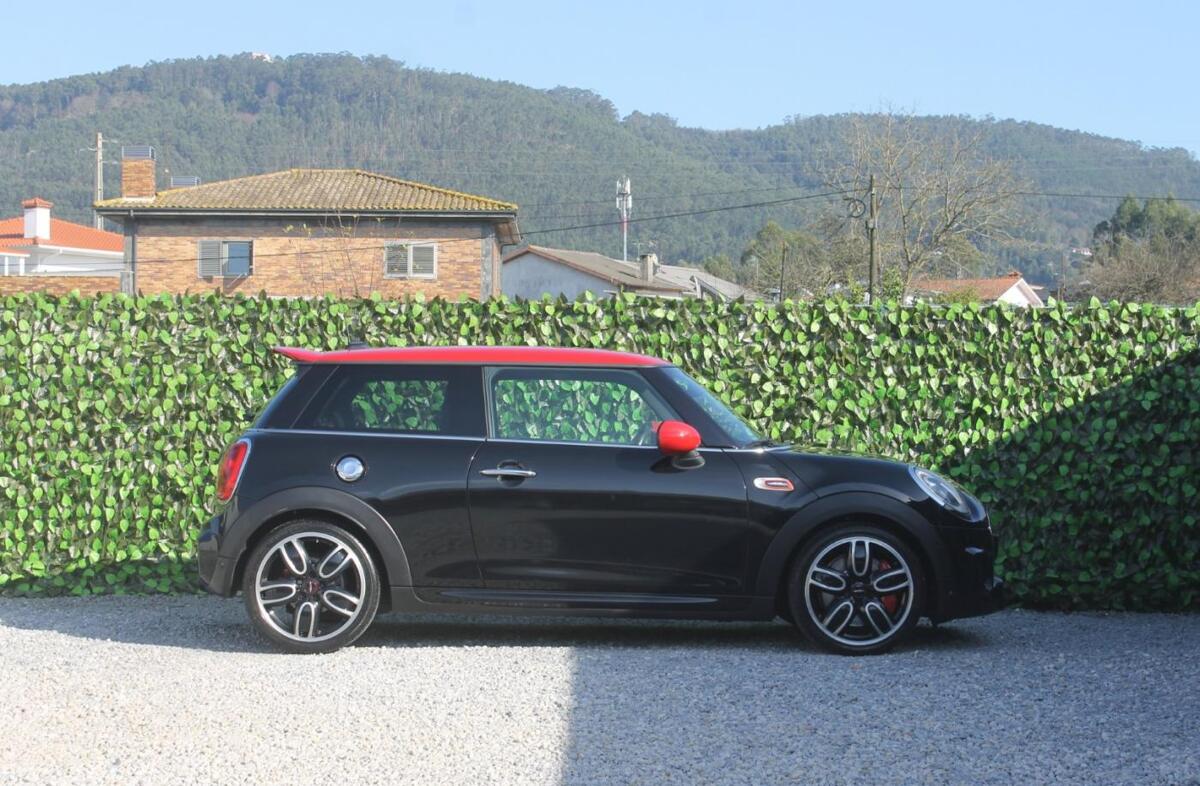 MINI Mini John Cooper Works Auto Desportiva