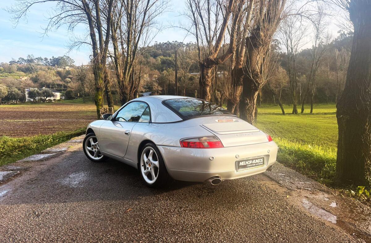 PORSCHE 911 Carrera Coupé