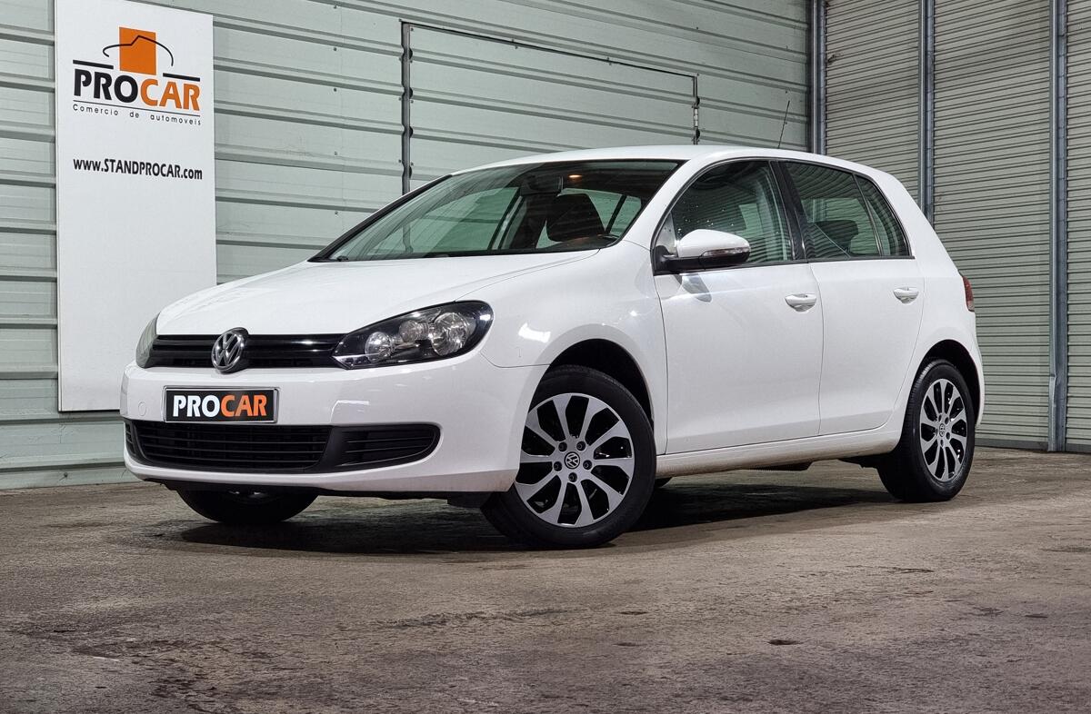 VOLKSWAGEN Golf 1.6 TDi Confortline DSG