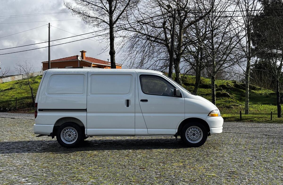 TOYOTA Hiace 2.4 D LXH12LB