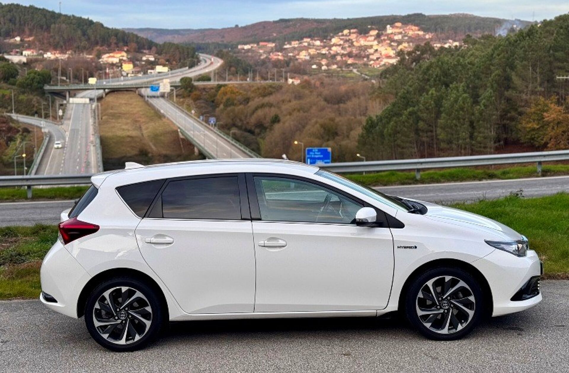 TOYOTA Auris 1.8 HSD Comfort