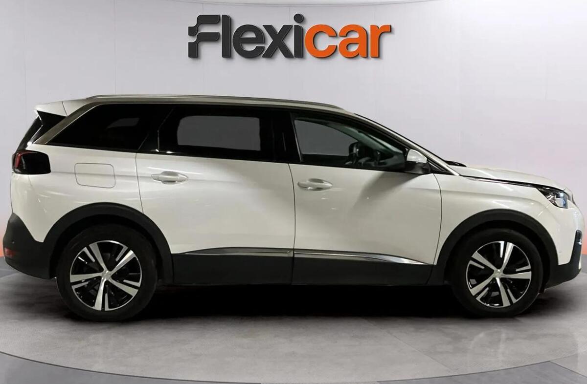 PEUGEOT 5008 1.5 BlueHDi Allure EAT8