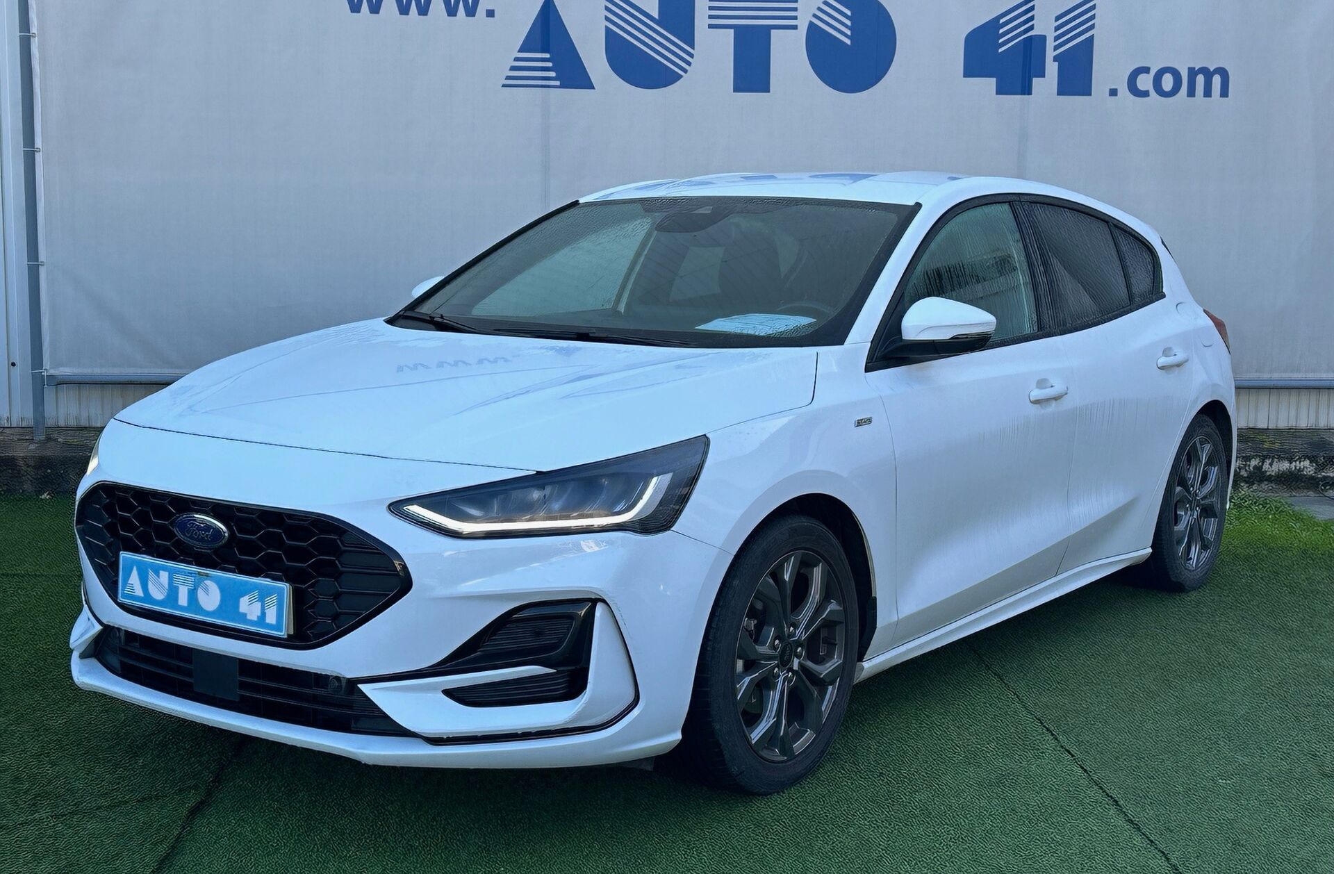 FORD Focus 1.0 EcoBoost MHEV ST-Line X Aut.