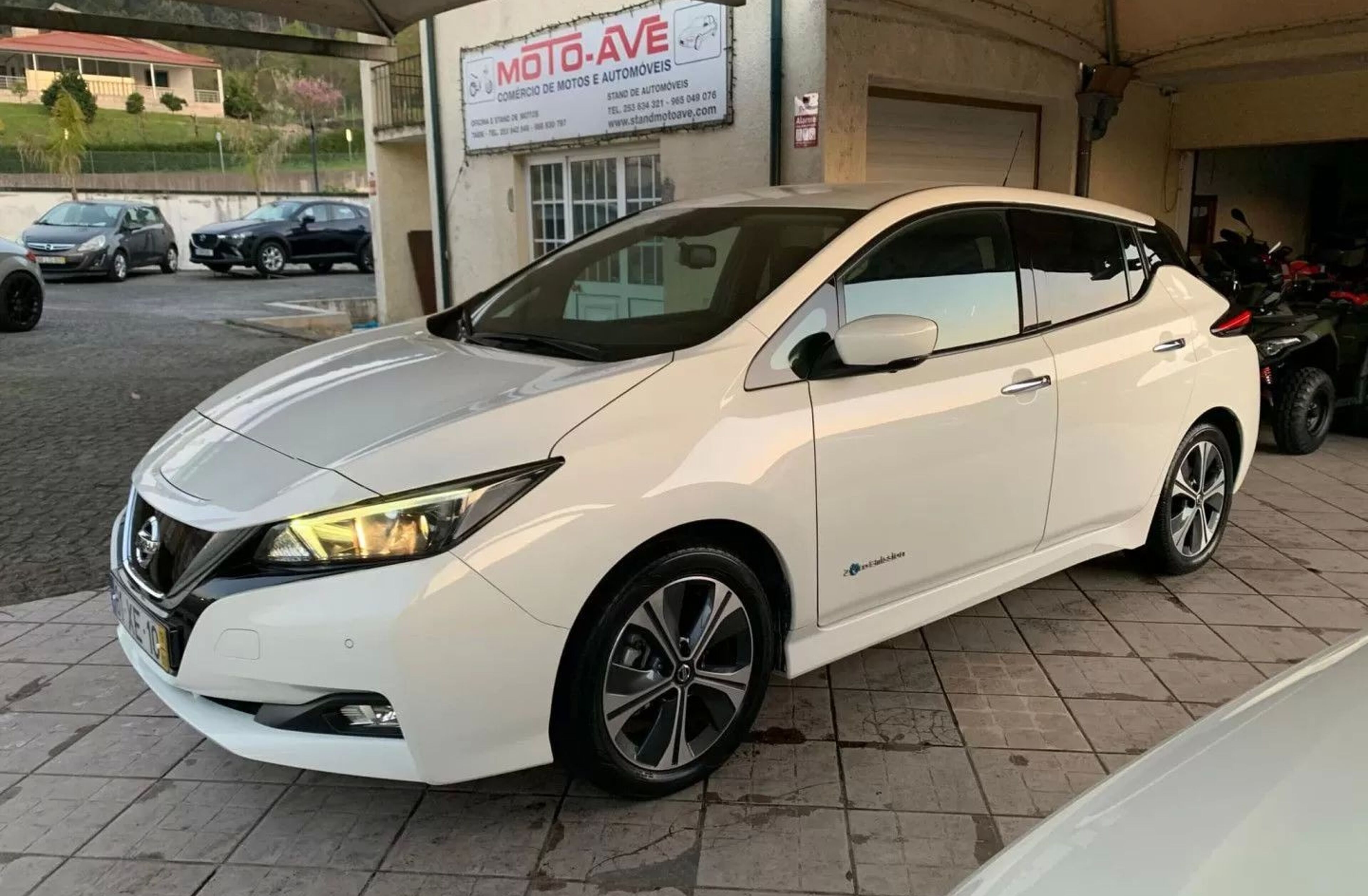 NISSAN Leaf Tekna Two Tone