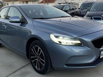 VOLVO V40 2.0 D3 Momentum