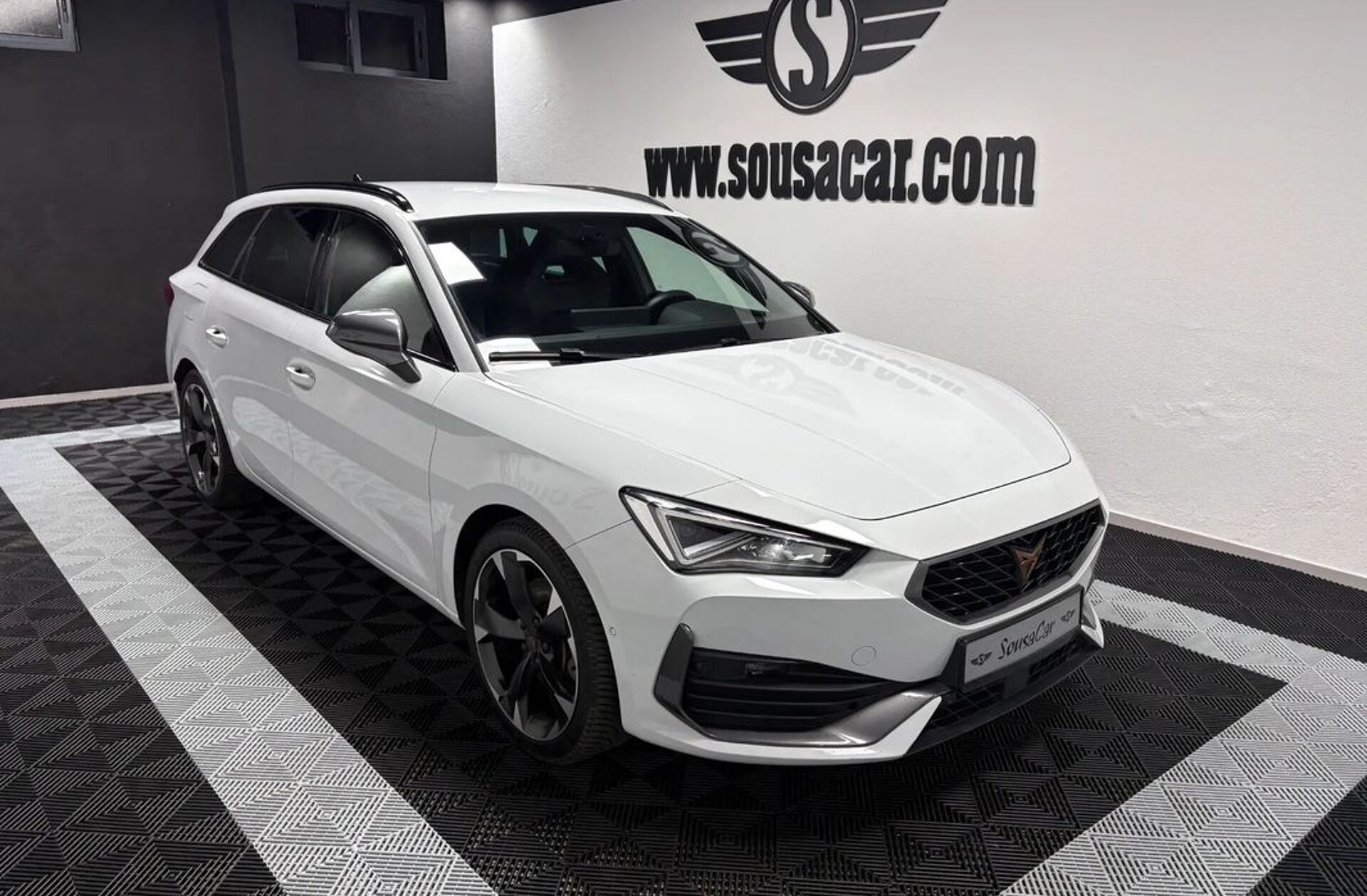 CUPRA Leon 1.4 e-Hybrid MID DSG