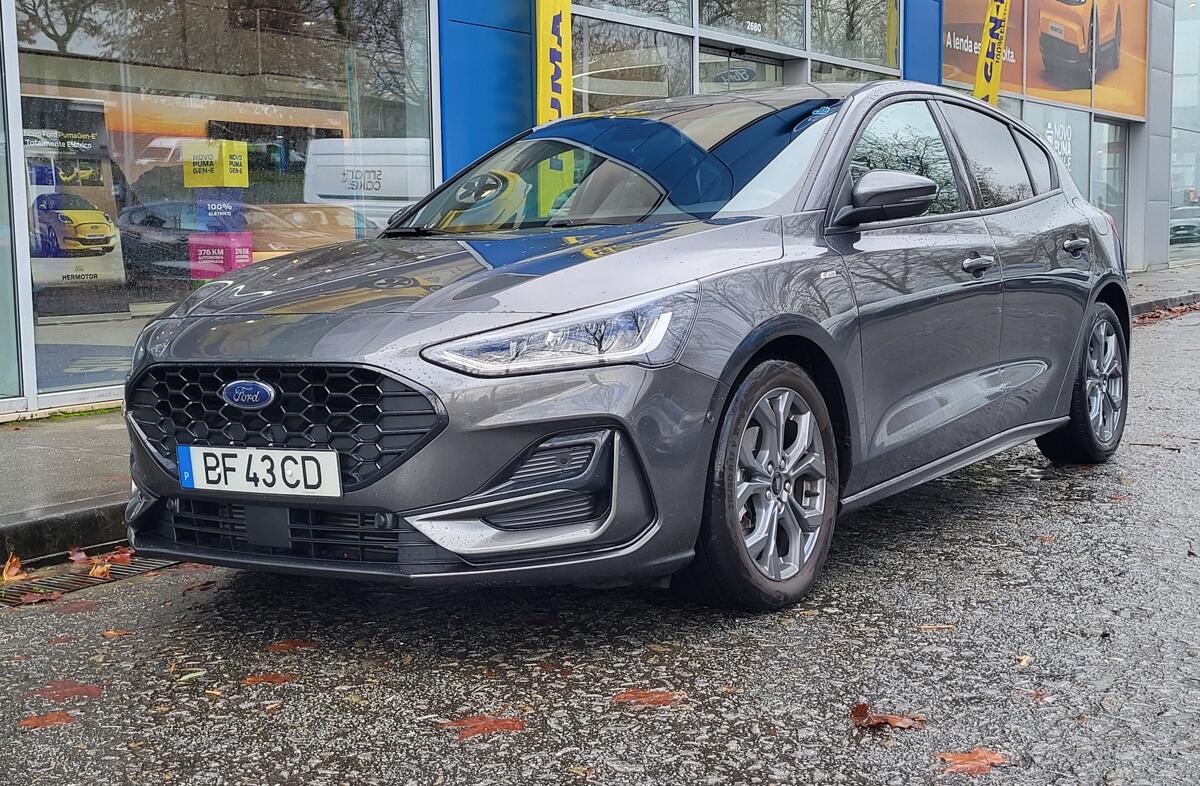 FORD Focus 1.0 EcoBoost MHEV ST-Line X