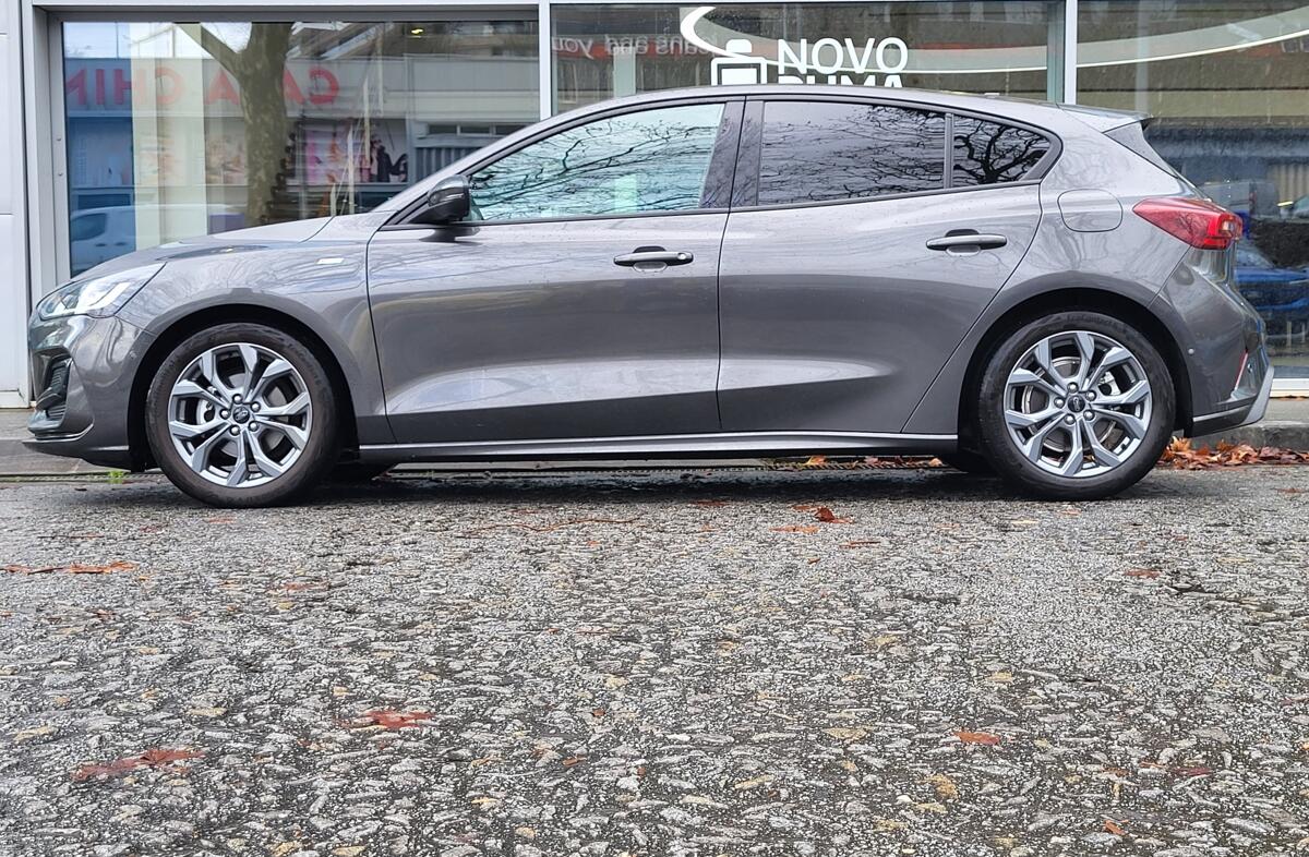 FORD Focus 1.0 EcoBoost MHEV ST-Line X