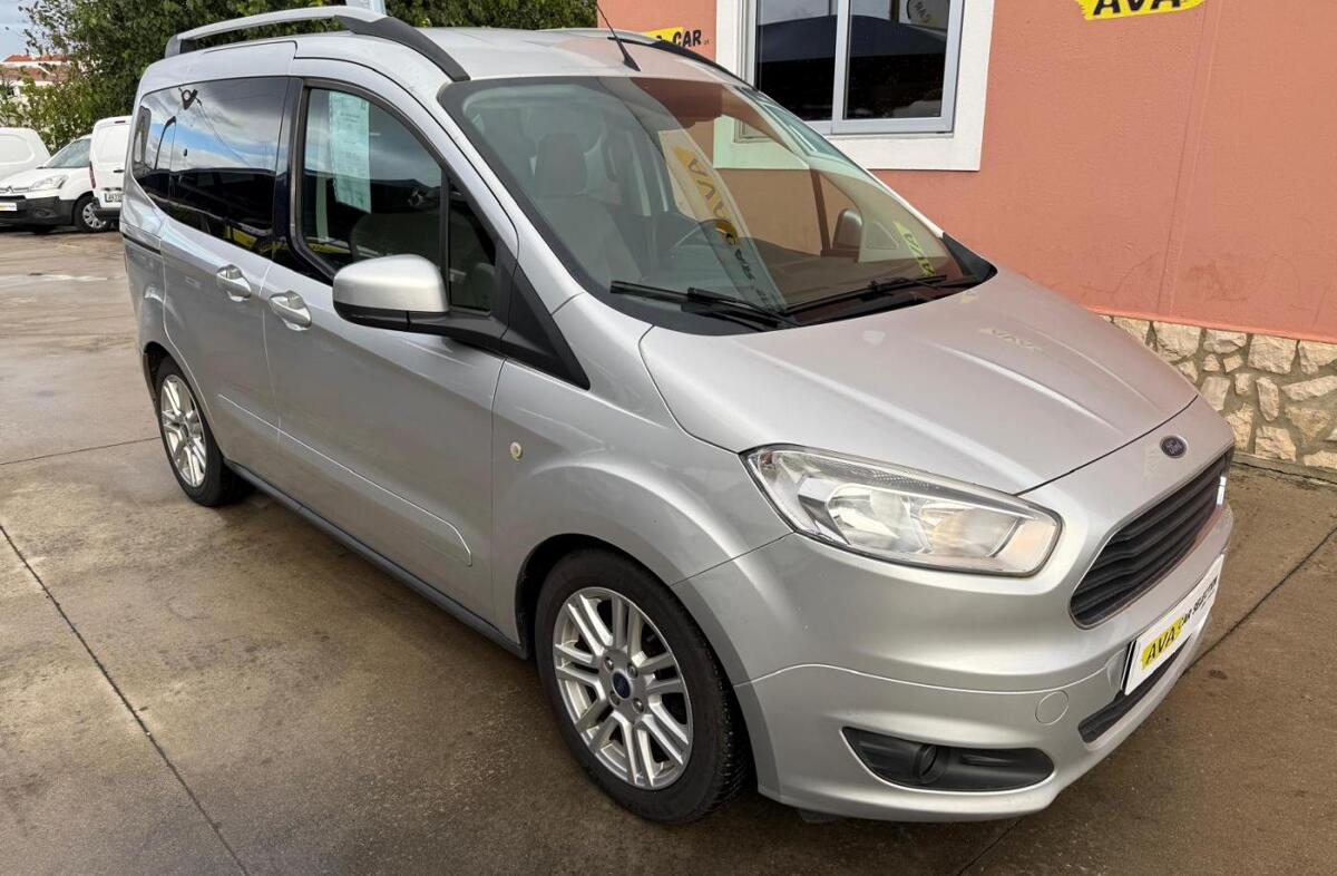 FORD Courier 1.5 TDCi Titanium