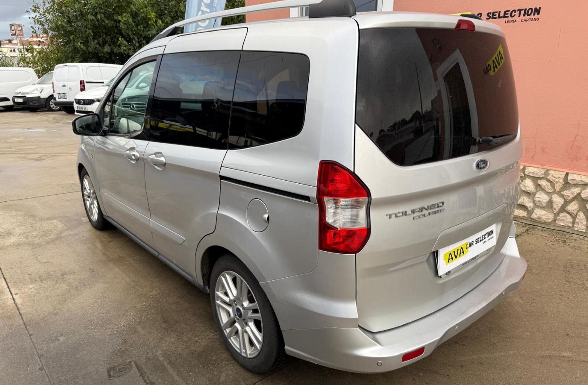 FORD Courier 1.5 TDCi Titanium