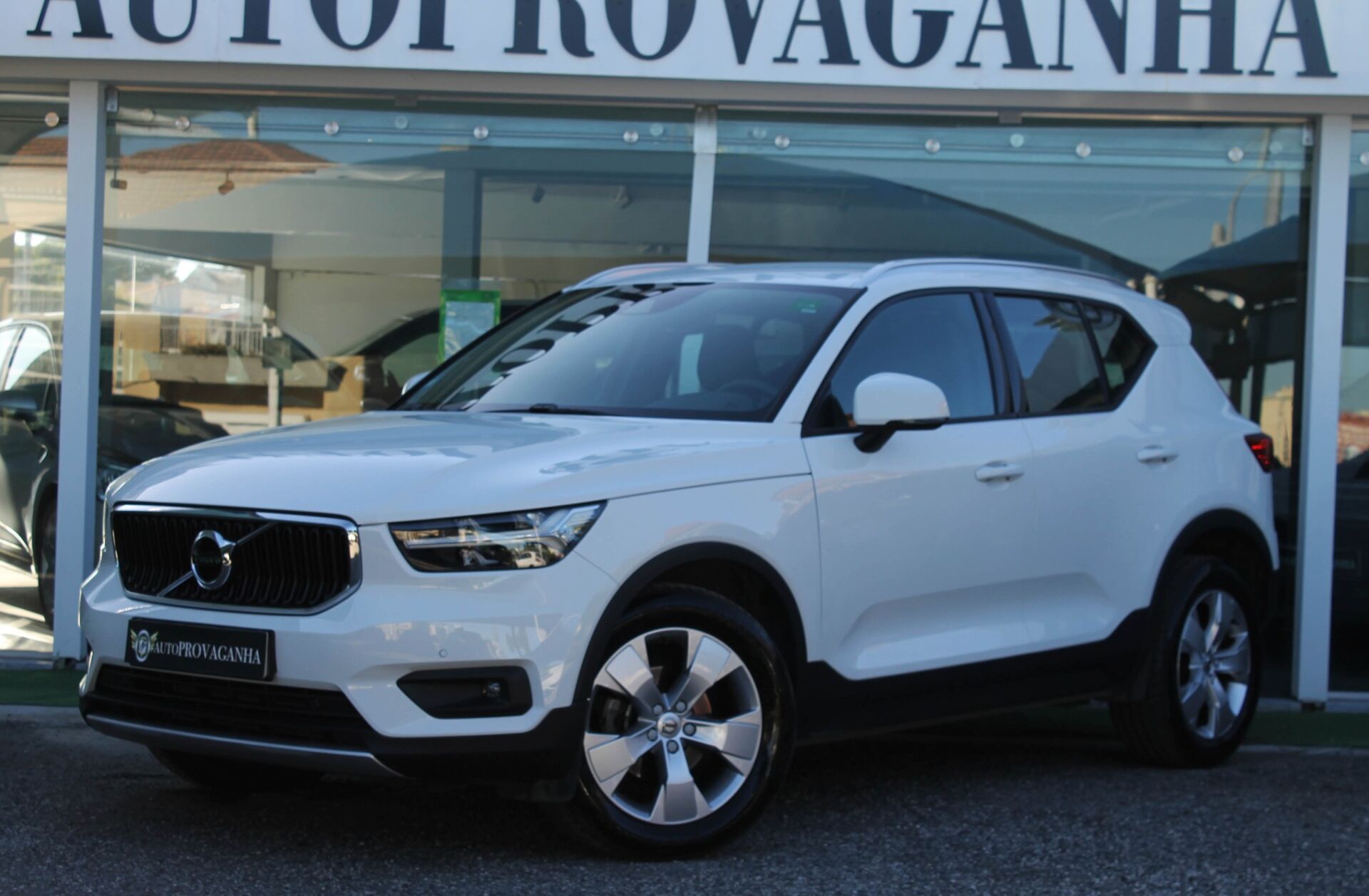 VOLVO XC40 1.5 T2 Momentum Core