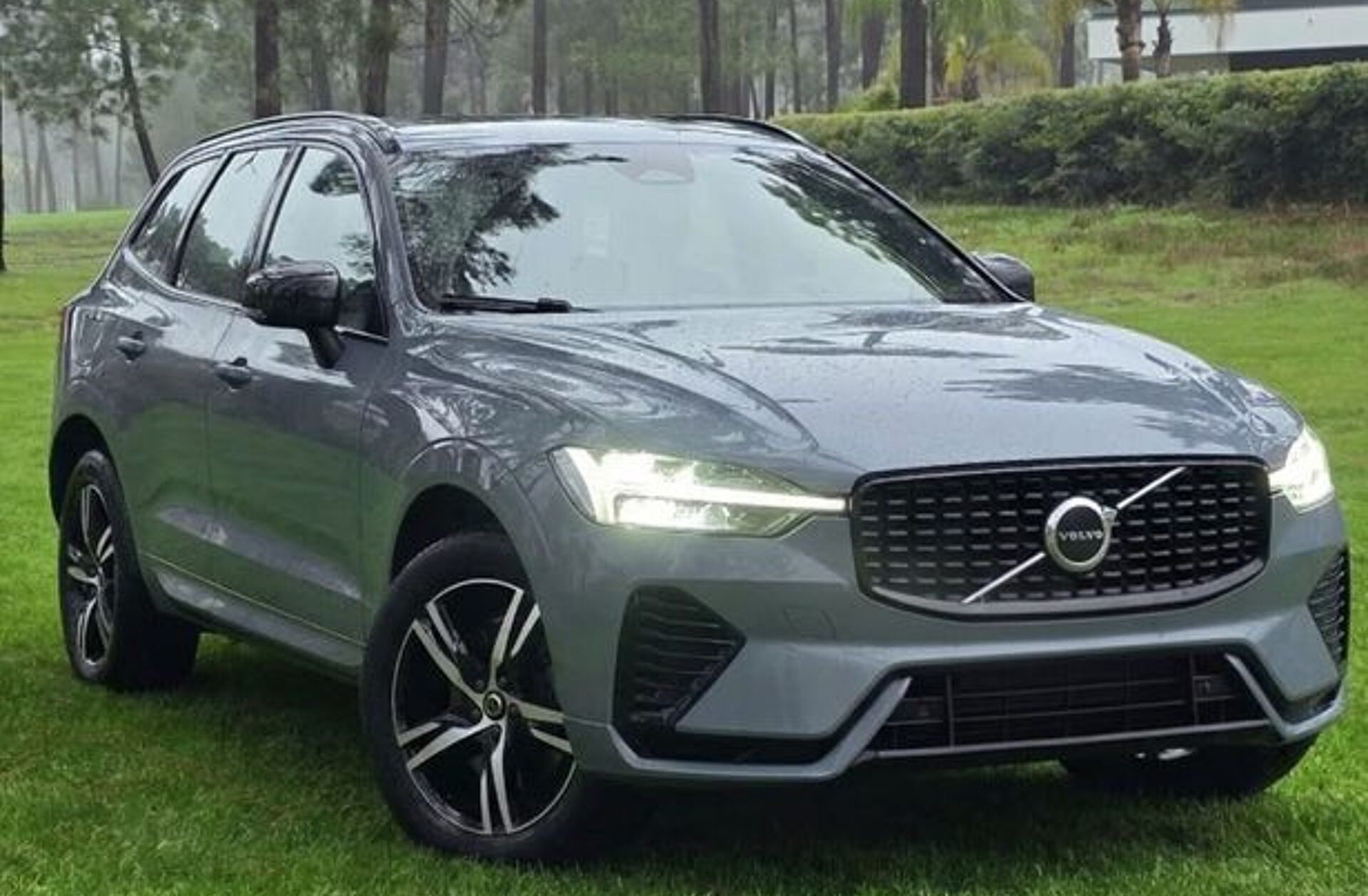 VOLVO XC60 2.0 T6 PHEV R-Design AWD