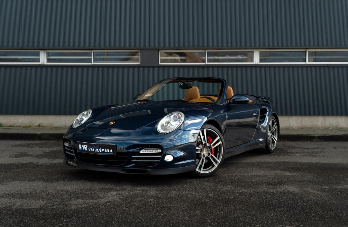 PORSCHE 911 Carrera Turbo PDK