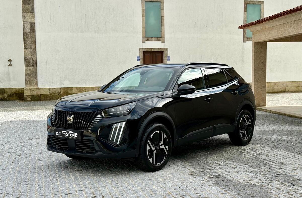 PEUGEOT 2008 1.2 PureTech GT EAT8