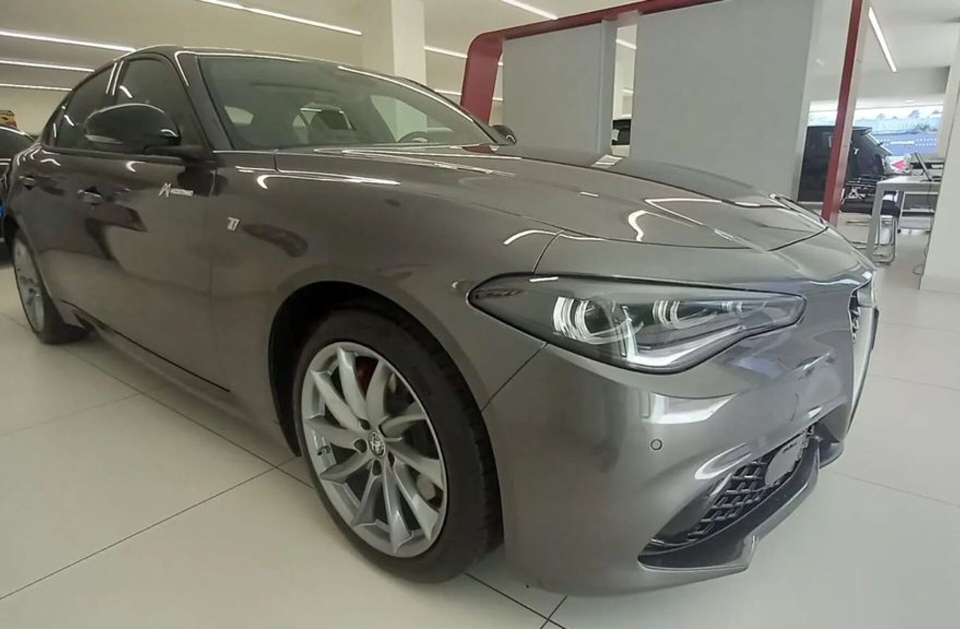 ALFA ROMEO Giulia 2.2 D Tributo Q4 AT8
